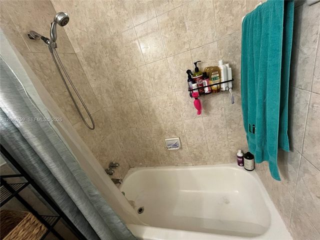 5305 NW 27th Street 6C, Lauderhill, FL 33313