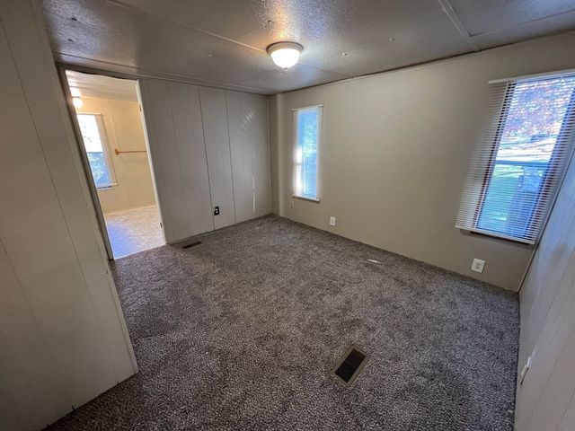 862 Lou Ann Ln, Clarksville, TN 37042