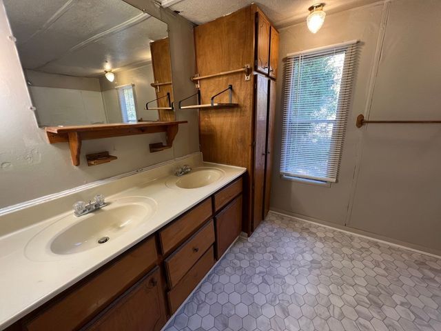 862 Lou Ann Ln, Clarksville, TN 37042