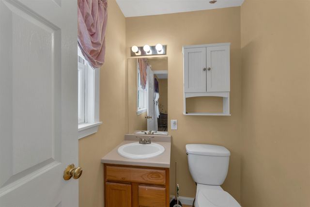 156 Trotting Track Road, Wolfeboro, NH 03894