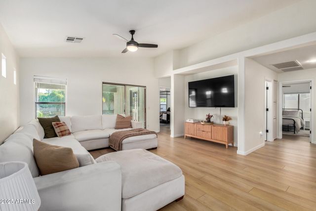 3433 E HOPKINS Road, Gilbert, AZ 85295