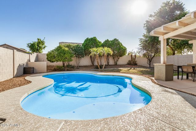 3433 E HOPKINS Road, Gilbert, AZ 85295