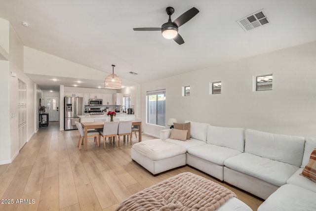 3433 E HOPKINS Road, Gilbert, AZ 85295