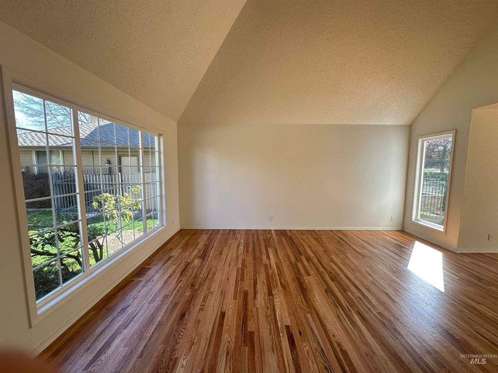 3201 E Rivernest Ln, Boise, ID 83706 photo 2