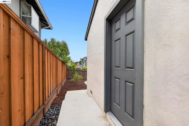 3447 Seven Hills Rd, Castro Valley, CA 94546