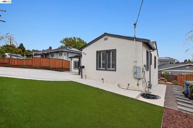 3447 Seven Hills Rd, Castro Valley, CA 94546