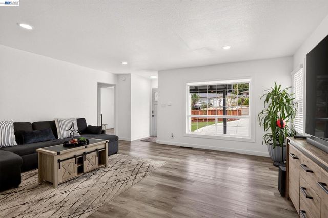 3447 Seven Hills Rd, Castro Valley, CA 94546