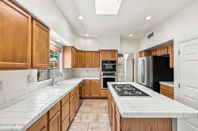 5560 E Miles Circle, Tucson, AZ 85712