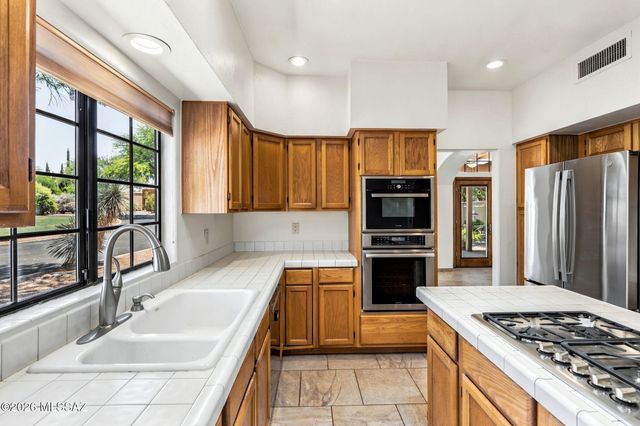 5560 E Miles Circle, Tucson, AZ 85712