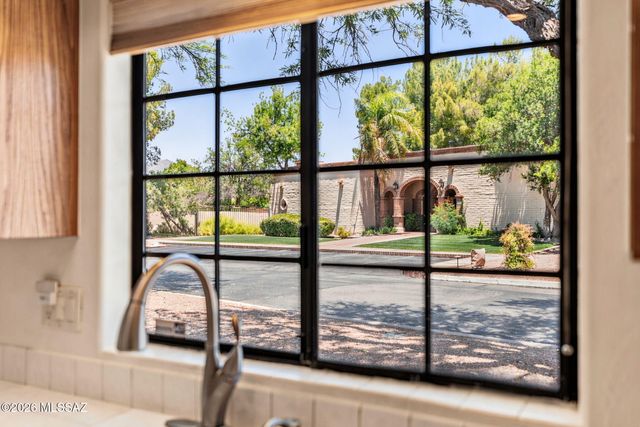 5560 E Miles Circle, Tucson, AZ 85712