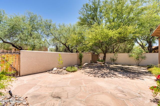 5560 E Miles Circle, Tucson, AZ 85712