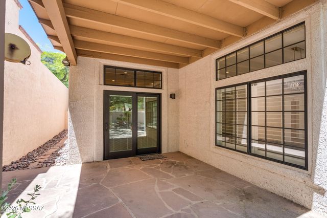5560 E Miles Circle, Tucson, AZ 85712