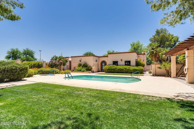 5560 E Miles Circle, Tucson, AZ 85712