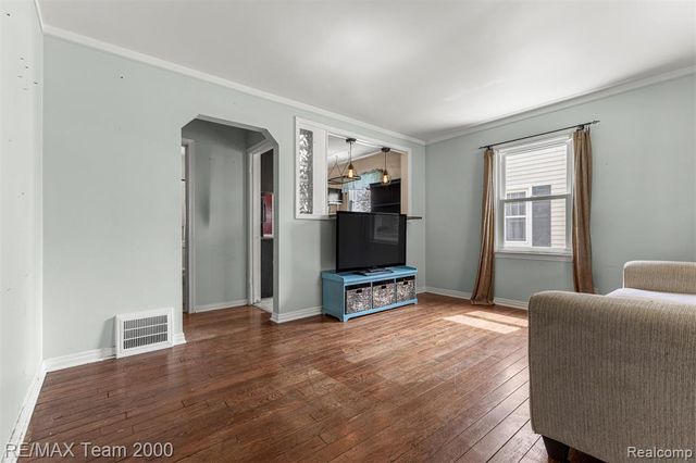 3337 Edgewood Street, Dearborn, MI 48124