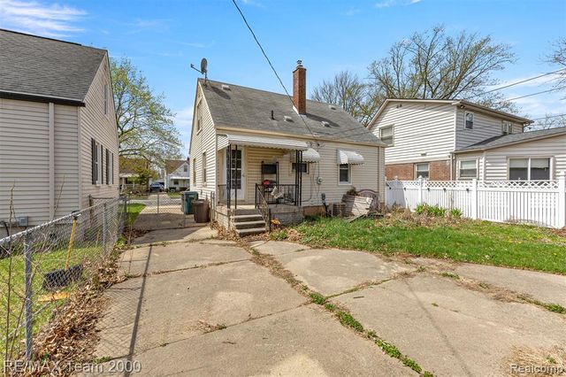 3337 Edgewood Street, Dearborn, MI 48124