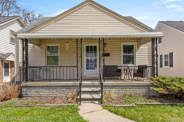 3337 Edgewood Street, Dearborn, MI 48124