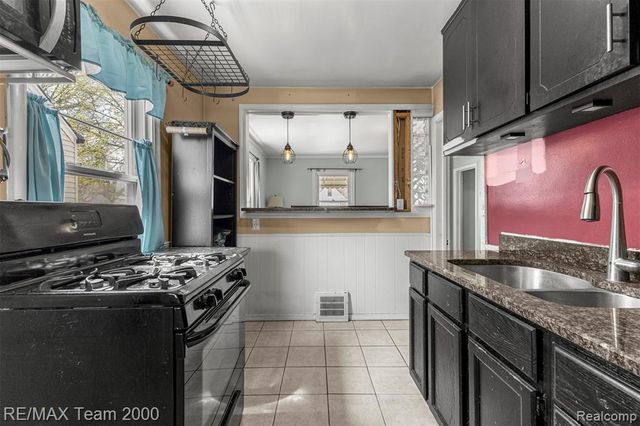 3337 Edgewood Street, Dearborn, MI 48124