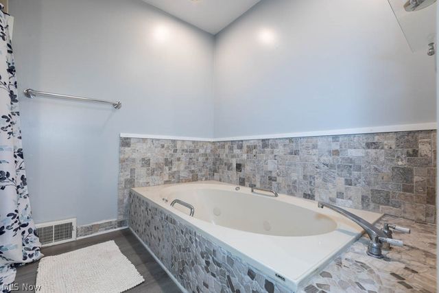9504 Hoose Road, Mentor, OH 44060