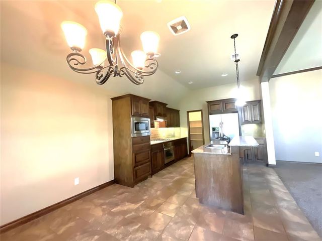3832 Kings Canyon Road, Norman, OK 73071
