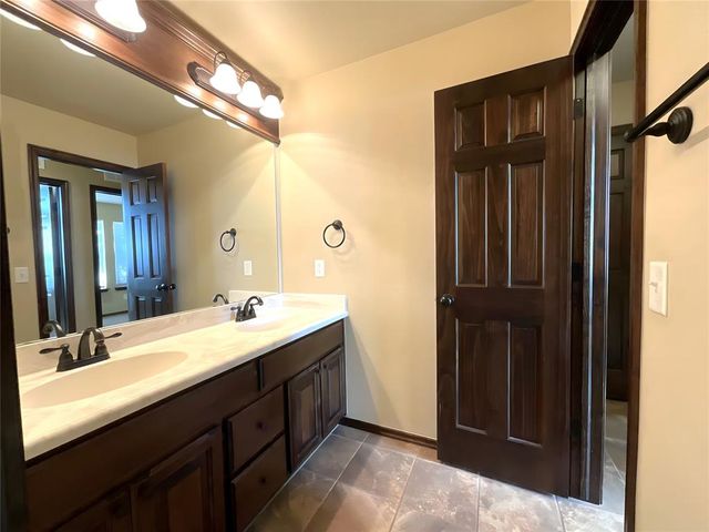 3832 Kings Canyon Road, Norman, OK 73071
