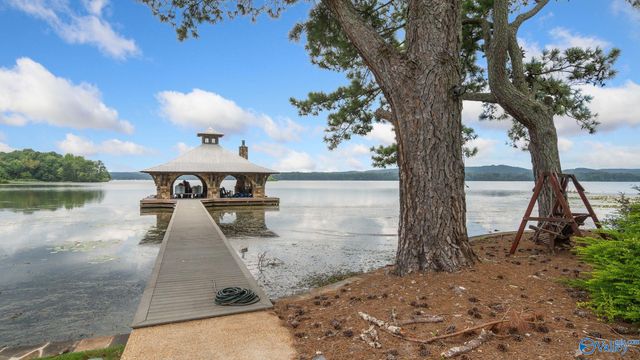 3424 Creek Path Road, Guntersville, AL 35976