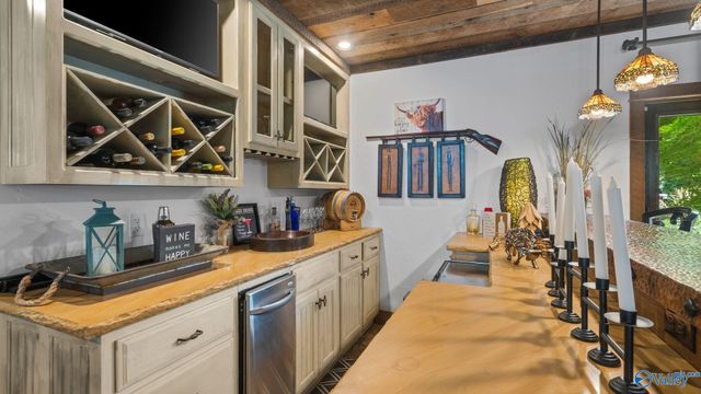 3424 Creek Path Road, Guntersville, AL 35976