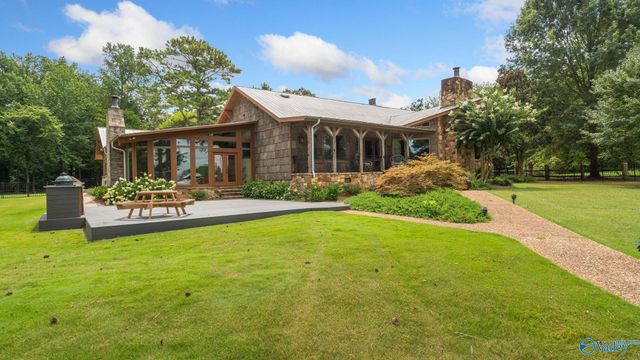 3424 Creek Path Road, Guntersville, AL 35976