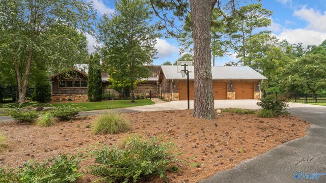 3424 Creek Path Road, Guntersville, AL 35976