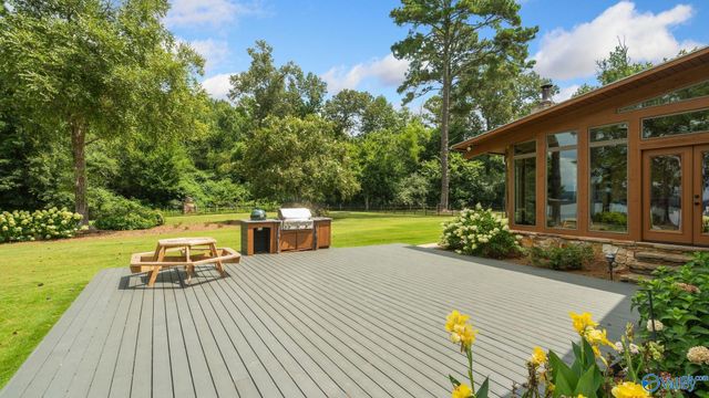 3424 Creek Path Road, Guntersville, AL 35976