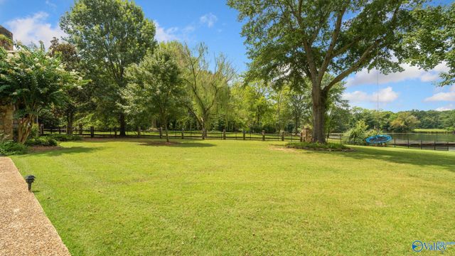 3424 Creek Path Road, Guntersville, AL 35976
