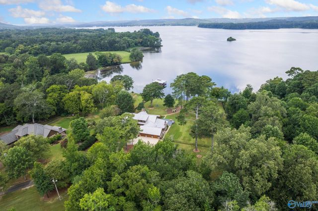 3424 Creek Path Road, Guntersville, AL 35976