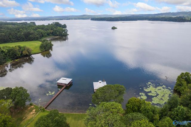 3424 Creek Path Road, Guntersville, AL 35976