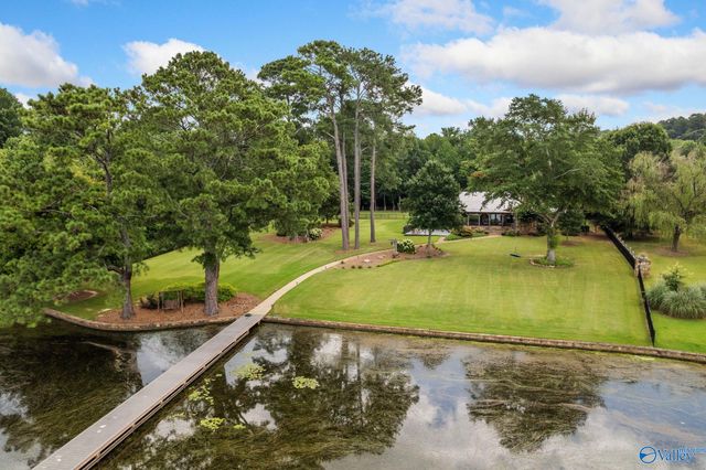 3424 Creek Path Road, Guntersville, AL 35976