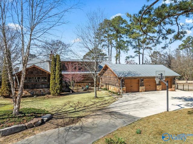3424 Creek Path Road, Guntersville, AL 35976