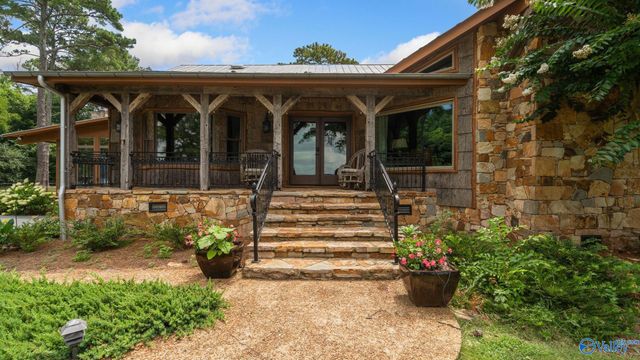 3424 Creek Path Road, Guntersville, AL 35976