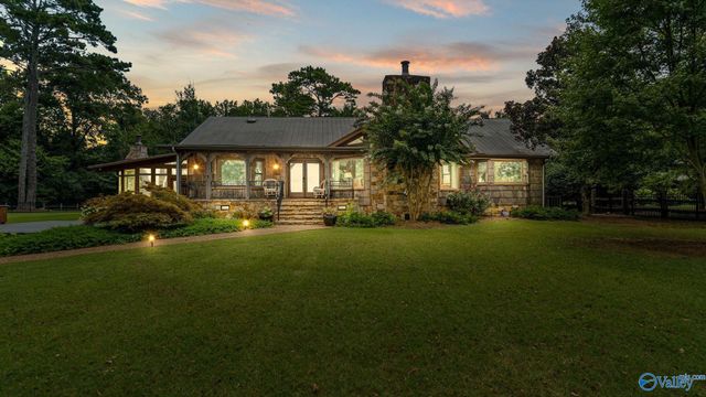 3424 Creek Path Road, Guntersville, AL 35976