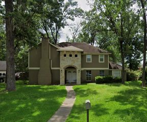 2695 S Woodloch Street, Woodloch, TX 77385