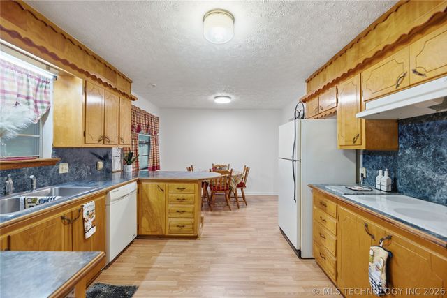 119 W Ross Street, Locust Grove, OK 74352