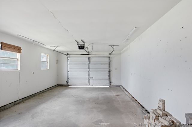 119 W Ross Street, Locust Grove, OK 74352