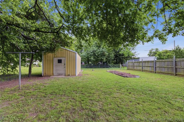 119 W Ross Street, Locust Grove, OK 74352