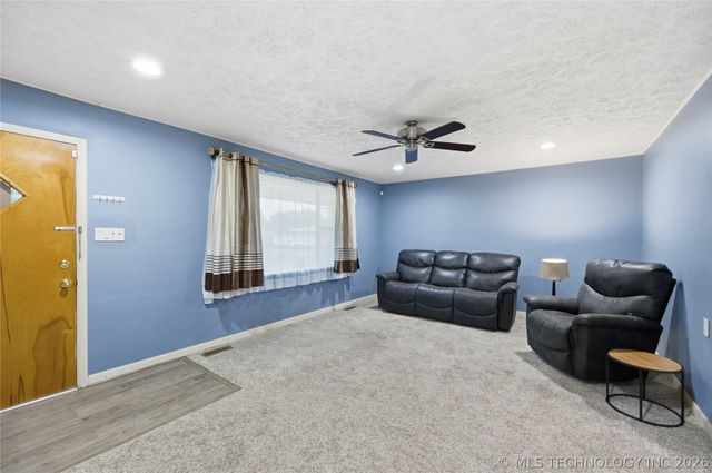 119 W Ross Street, Locust Grove, OK 74352