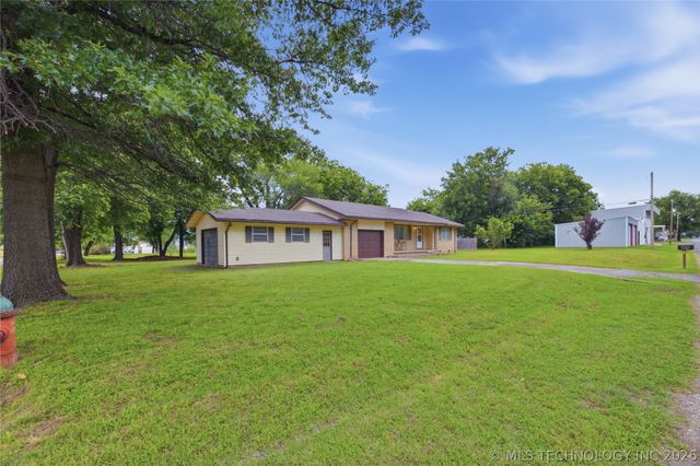 119 W Ross Street, Locust Grove, OK 74352