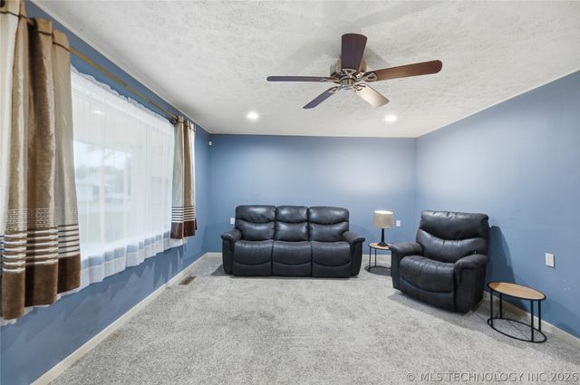 119 W Ross Street, Locust Grove, OK 74352