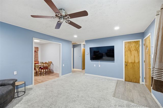 119 W Ross Street, Locust Grove, OK 74352