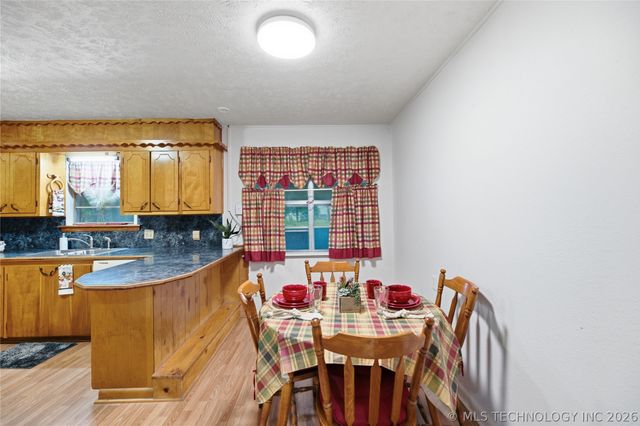 119 W Ross Street, Locust Grove, OK 74352