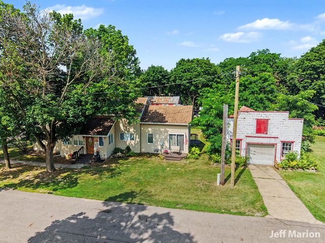 301 N Clay Street, Greenville, MI 48838