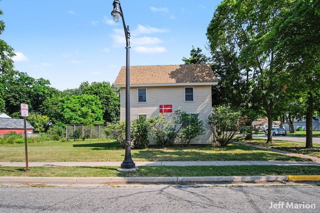 301 N Clay Street, Greenville, MI 48838