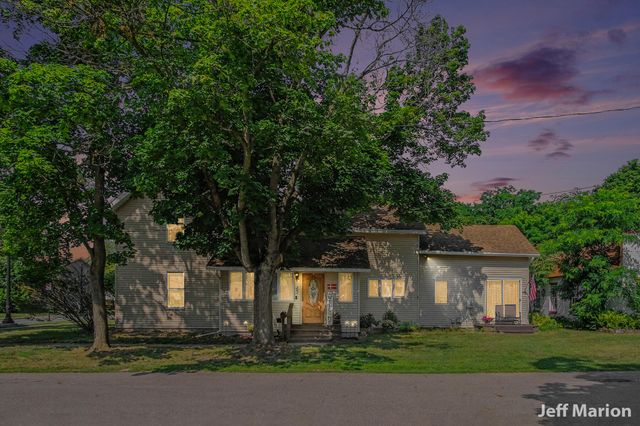 301 N Clay Street, Greenville, MI 48838