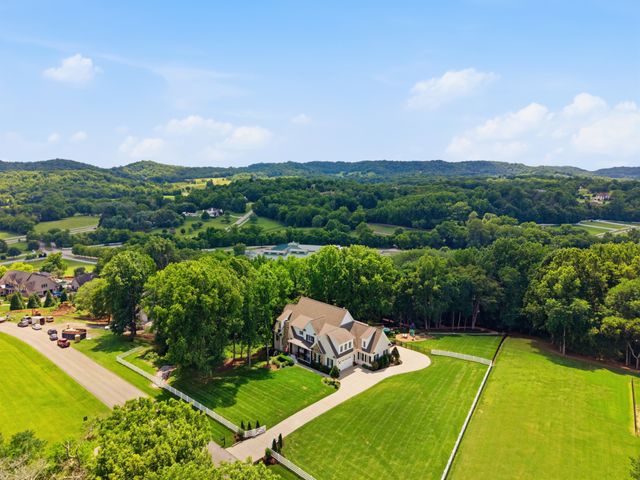 1164 Saddle Springs Drive, Thompsons Station, TN 37179