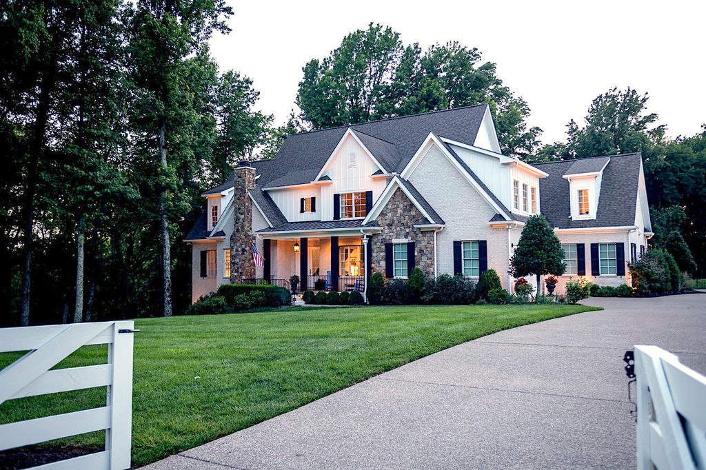 1164 Saddle Springs Drive, Thompsons Station, TN 37179